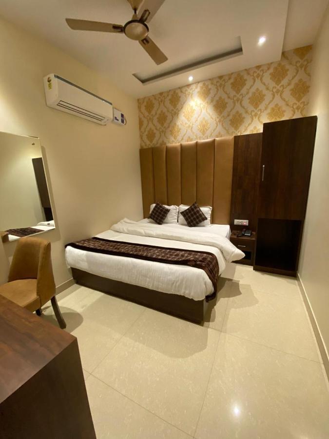 Hotel Blossom Inn 阿姆利则 外观 照片