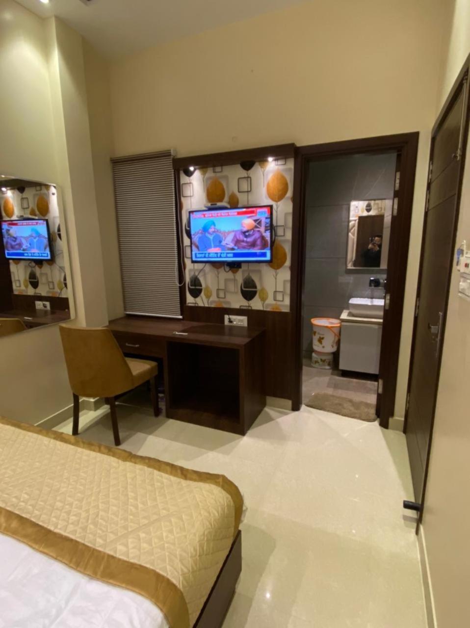 Hotel Blossom Inn 阿姆利则 外观 照片